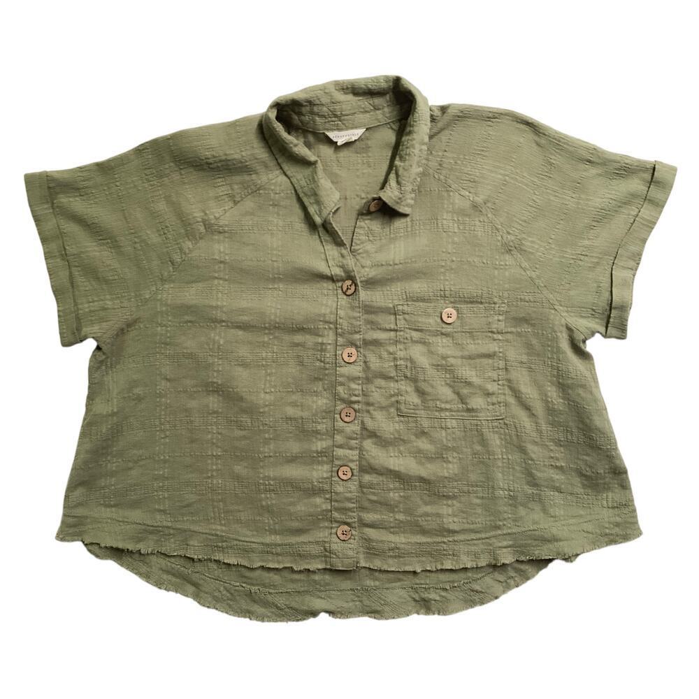 Aeropostale Women's Green Wood Button up Cropped Shirt. sz L